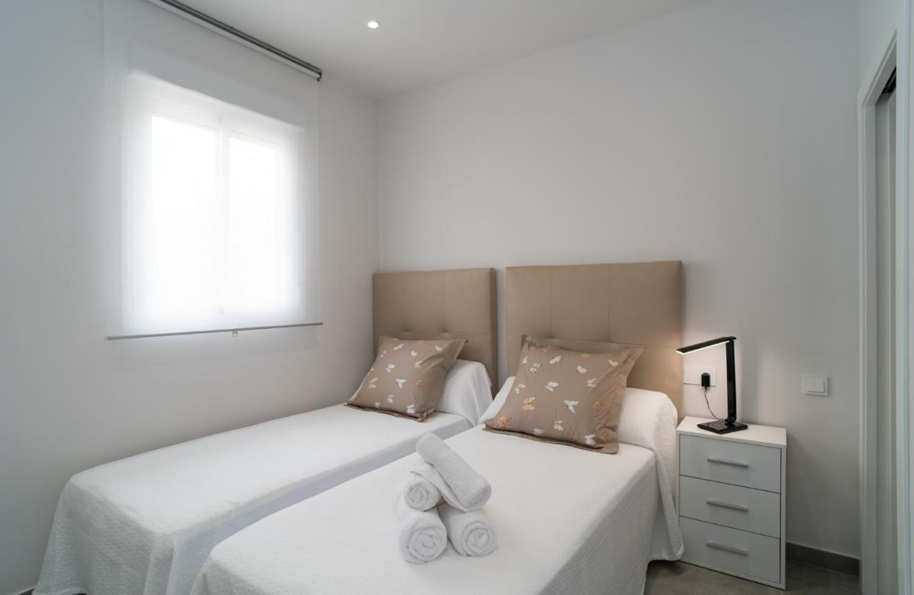 Aac Malaga - Apartamento Con Terraza, Muy Amplio, Totalmente Equipado, Cerca Del Centro Y Nuevo! Dış mekan fotoğraf