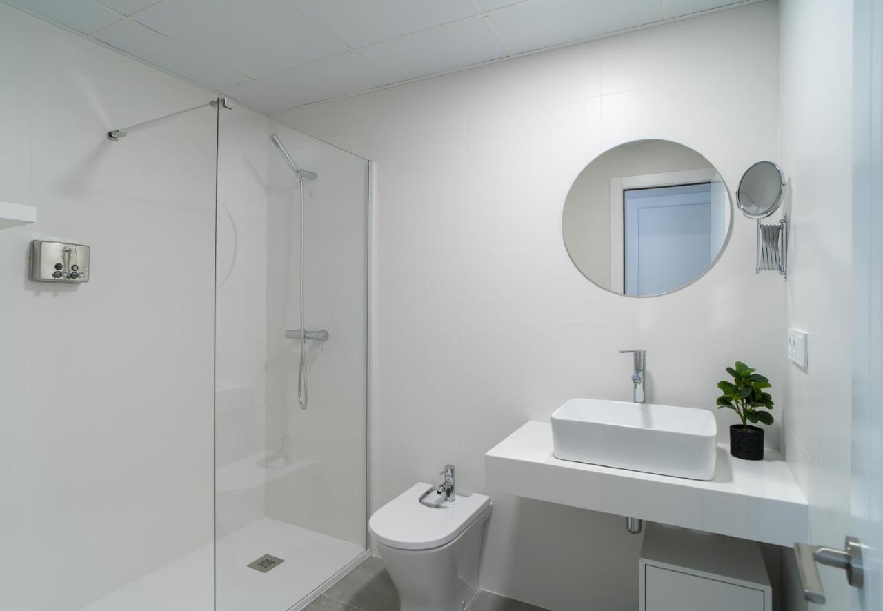Aac Malaga - Apartamento Con Terraza, Muy Amplio, Totalmente Equipado, Cerca Del Centro Y Nuevo! Dış mekan fotoğraf