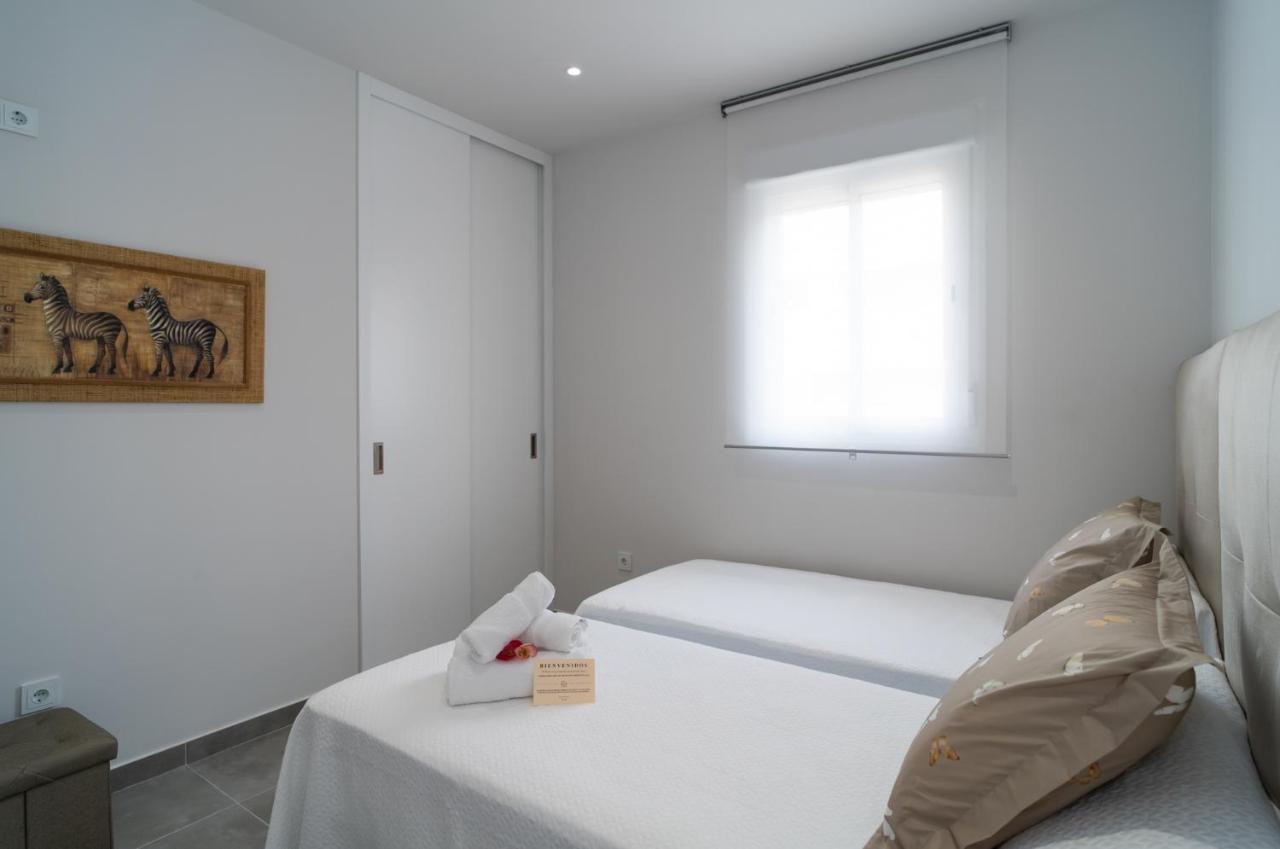 Aac Malaga - Apartamento Con Terraza, Muy Amplio, Totalmente Equipado, Cerca Del Centro Y Nuevo! Dış mekan fotoğraf