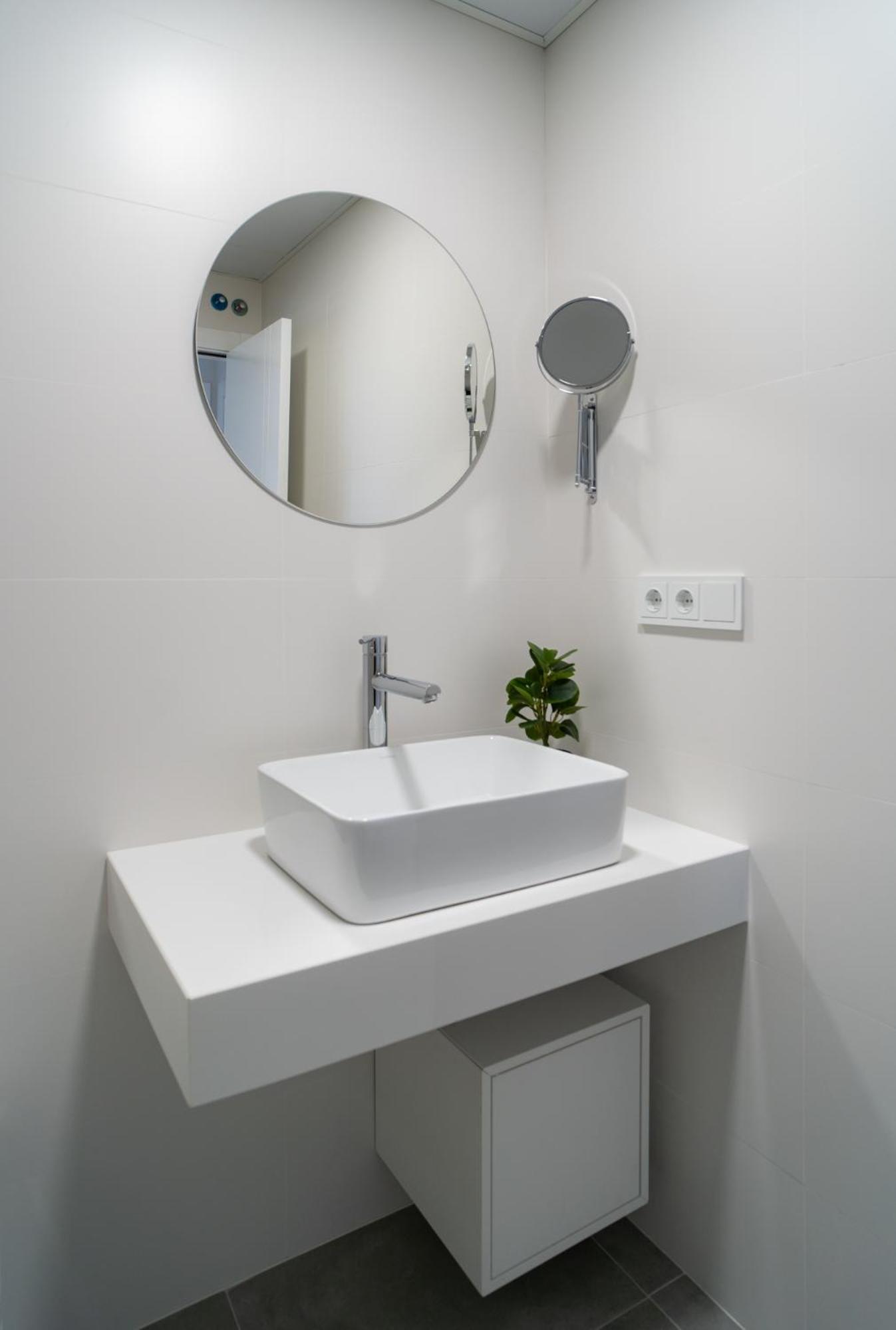 Aac Malaga - Apartamento Con Terraza, Muy Amplio, Totalmente Equipado, Cerca Del Centro Y Nuevo! Oda fotoğraf