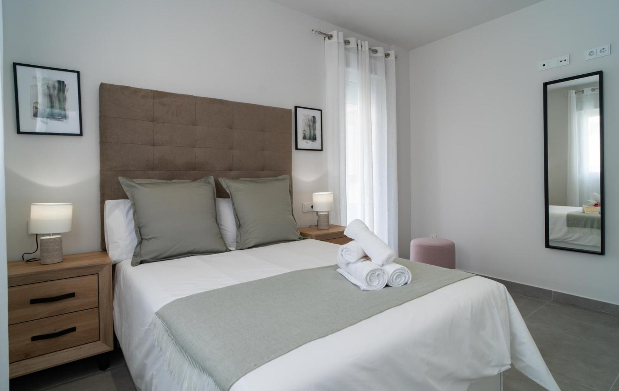 Aac Malaga - Apartamento Con Terraza, Muy Amplio, Totalmente Equipado, Cerca Del Centro Y Nuevo! Oda fotoğraf